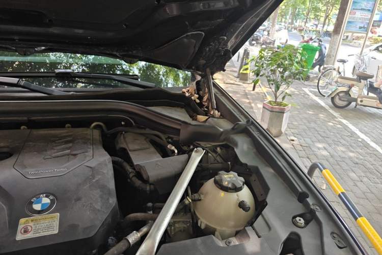 Used BMW X4 2021 xDrive 25i M Sport Package Engine Bay Left