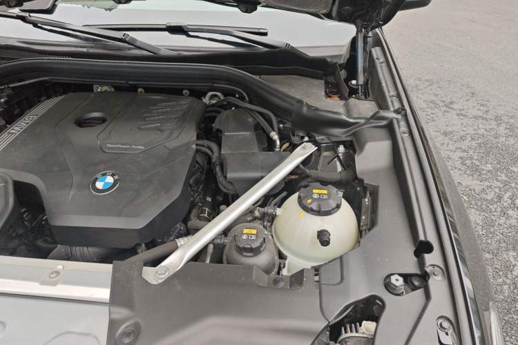 Used BMW X4 2021 xDrive 30i M Sport Night Edition package Engine Bay Left