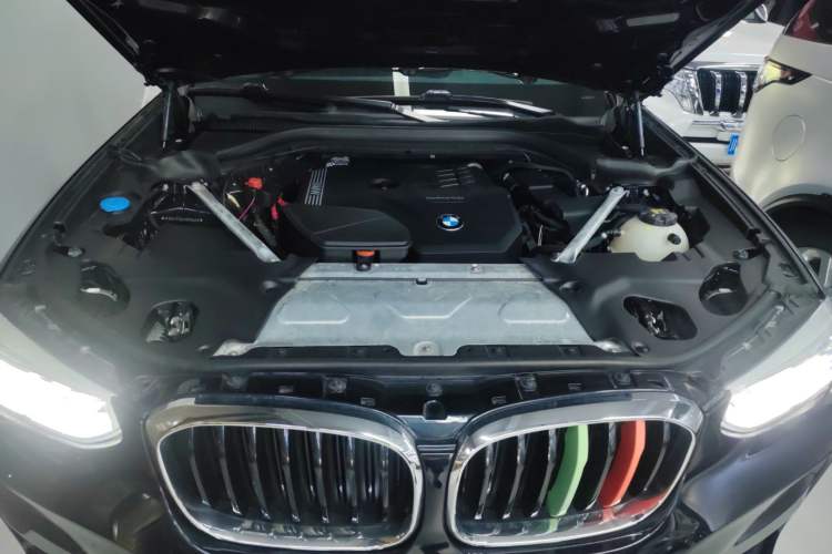 Used BMW X4 2021 xDrive 25i M Sport Package Engine Bay