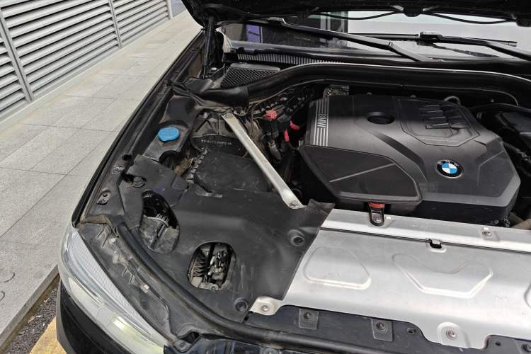 Used BMW X4 2021 xDrive 25i M Sport Package Engine Bay Right