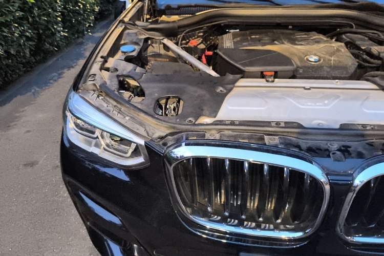 Used BMW X4 2021 Restyled xDrive 25i M Sport Package Engine Bay Right