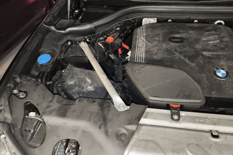 Used BMW X4 2021 xDrive 25i M Sport Night Edition package Engine Bay Right