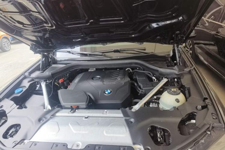 Used BMW X4 2021 xDrive 25i M Sport Night Edition package Engine Bay