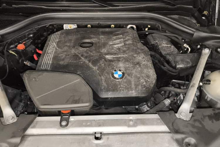 Used BMW X4 2021 xDrive 25i M Sport Night Edition package Engine Bay