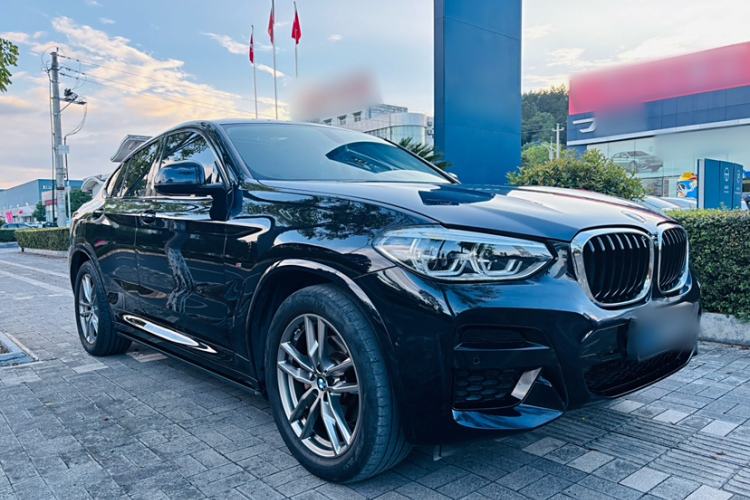 Used BMW X4 2021 xDrive 25i M Sport Package Exterior 2