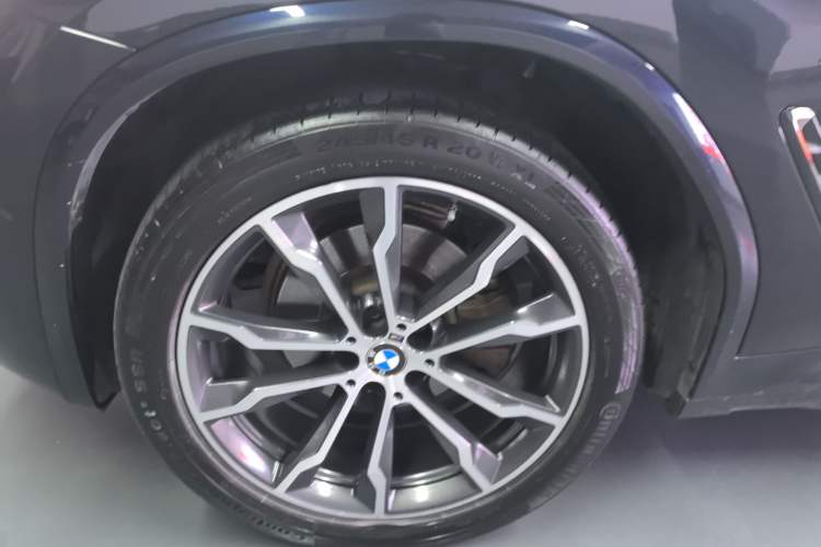 Used BMW X4 2021 xDrive 25i M Sport Night Edition package Exterior 4