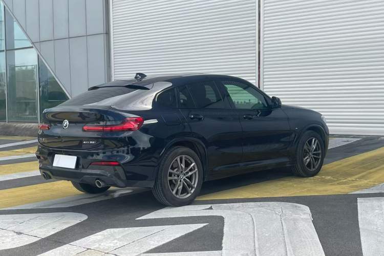 Used BMW X4 2021 xDrive 25i M Sport Package Exterior 6