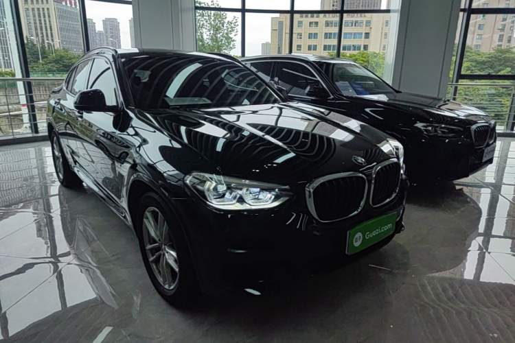 Used BMW X4 2021 xDrive 25i M Sport Package Front Right 45 Deg