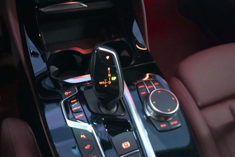 Used BMW X4 2021 xDrive 25i M Sport Night Edition package Gear Lever
