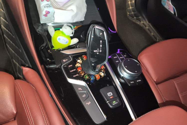 Used BMW X4 2021 xDrive 25i M Sport Night Edition package Gear Lever
