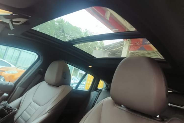 Used BMW X4 2021 xDrive 25i M Sport Night Edition package Headliner