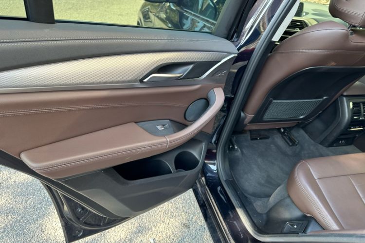 Used BMW X4 2021 xDrive 25i M Sport Package Interior 12