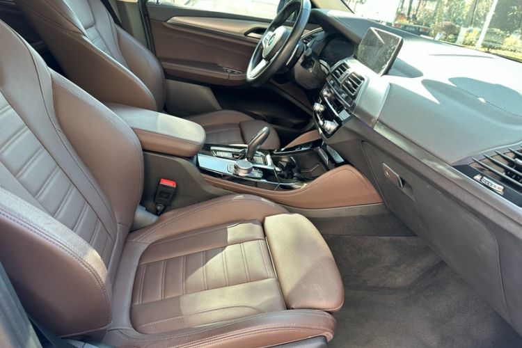 Used BMW X4 2021 xDrive 25i M Sport Package Interior 13