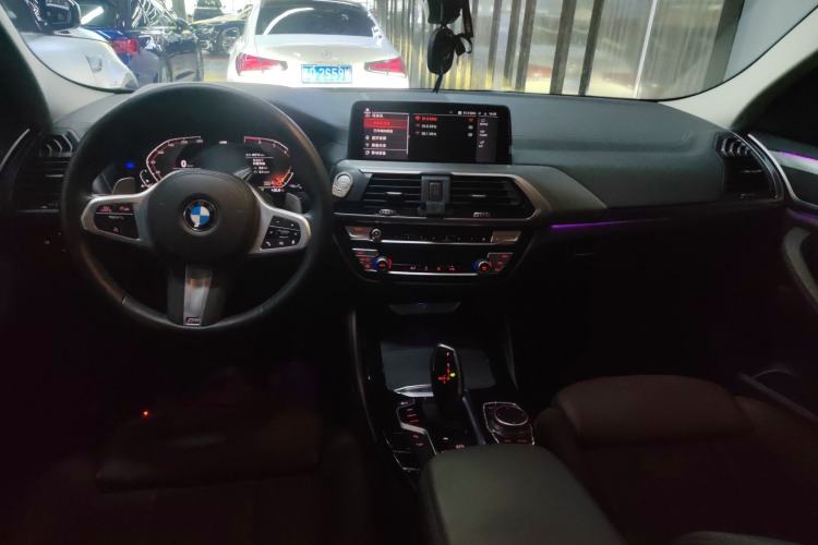 Used BMW X4 2021 xDrive 25i M Sport Package Interior 2