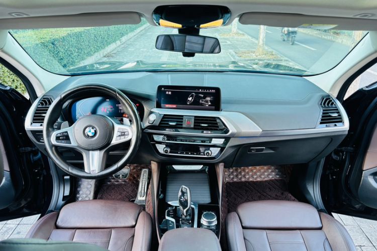 Used BMW X4 2021 xDrive 25i M Sport Package Interior 2