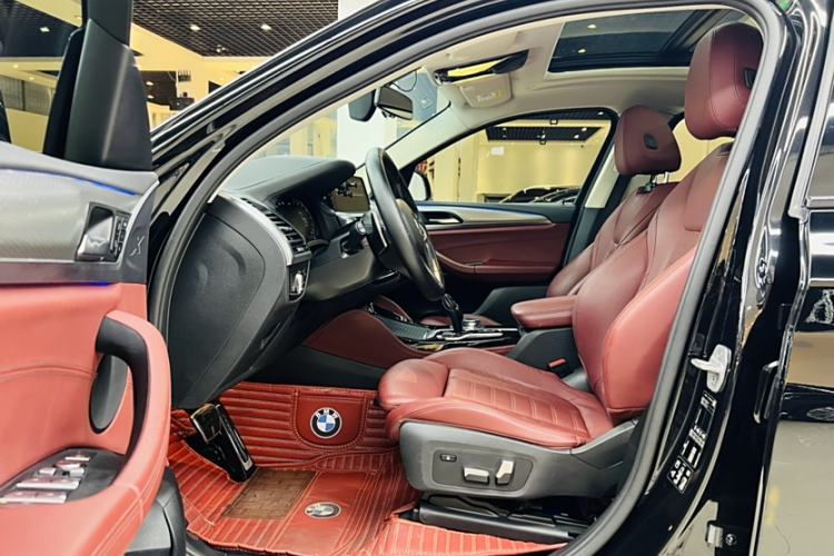 Used BMW X4 2021 xDrive 25i M Sport Package Interior 3
