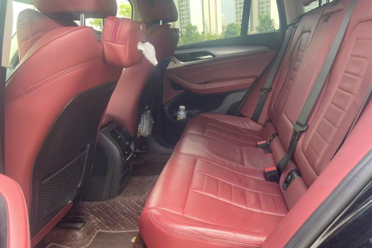 Used BMW X4 2021 xDrive 25i M Sport Package Interior 3