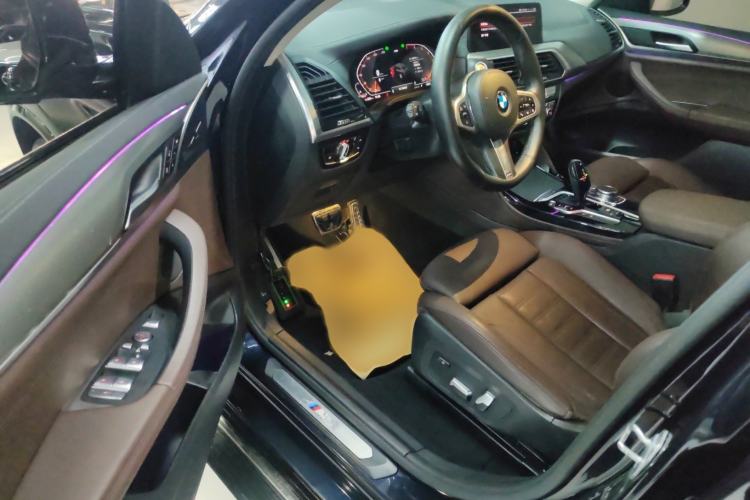 Used BMW X4 2021 xDrive 25i M Sport Package Interior 3