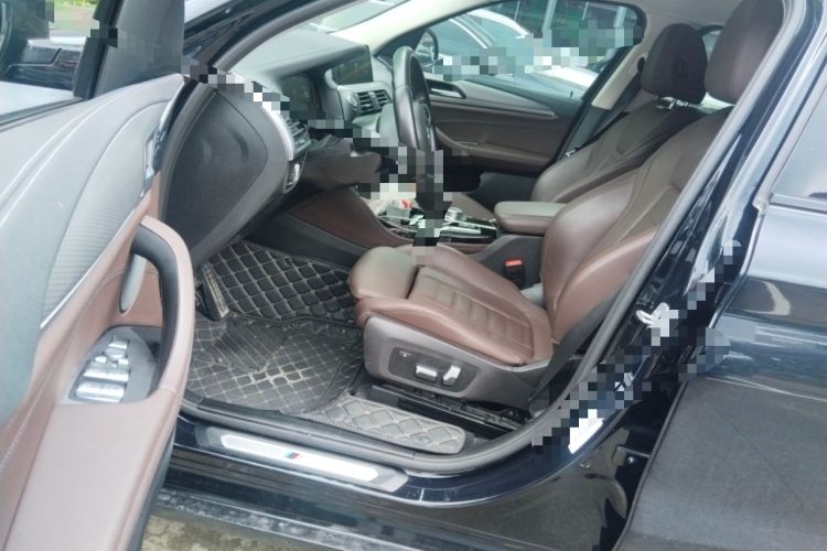 Used BMW X4 2021 xDrive 25i M Sport Package Interior 3