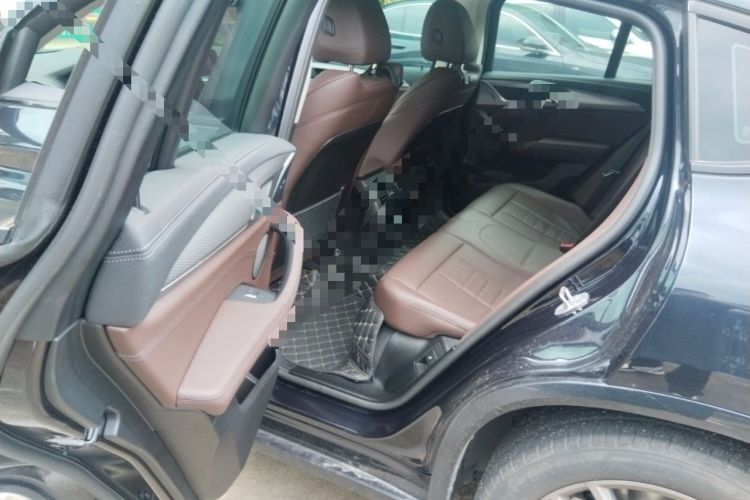 Used BMW X4 2021 xDrive 25i M Sport Package Interior 4