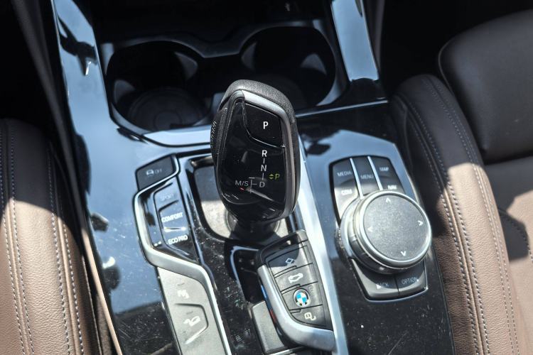 Used BMW X4 2021 Restyled xDrive 25i M Sport Package Interior 4