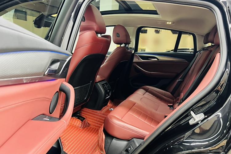 Used BMW X4 2021 xDrive 25i M Sport Package Interior 5