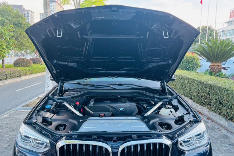 Used BMW X4 2021 xDrive 25i M Sport Package Interior 6
