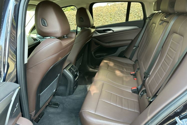 Used BMW X4 2021 xDrive 25i M Sport Package Interior 9