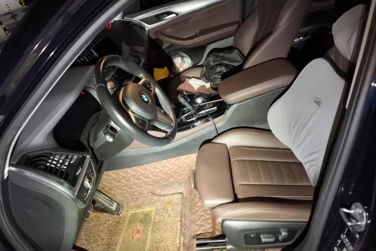 Used BMW X4 2021 xDrive 25i M Sport Package Left Front Seat