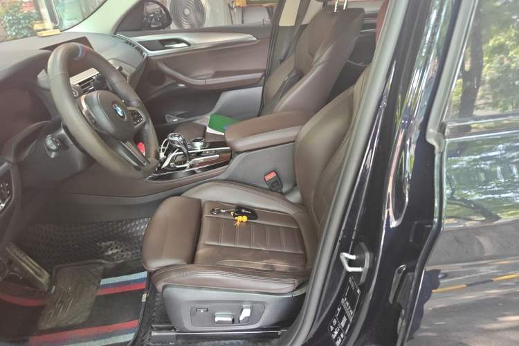Used BMW X4 2021 xDrive 25i M Sport Package Left Front Seat