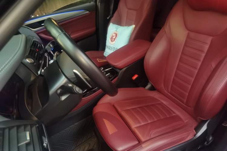 Used BMW X4 2021 xDrive 25i M Sport Night Edition package Left Front Seat