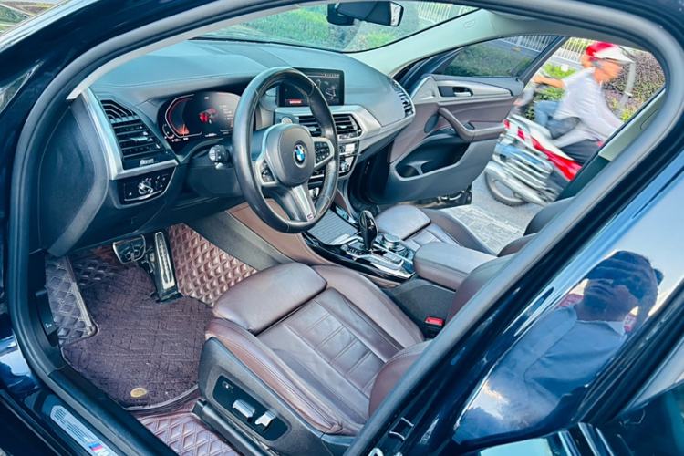 Used BMW X4 2021 xDrive 25i M Sport Package Left Front Seat