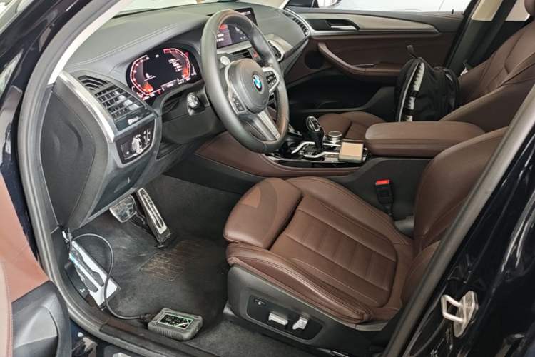 Used BMW X4 2021 xDrive 25i M Sport Package Left Front Seat