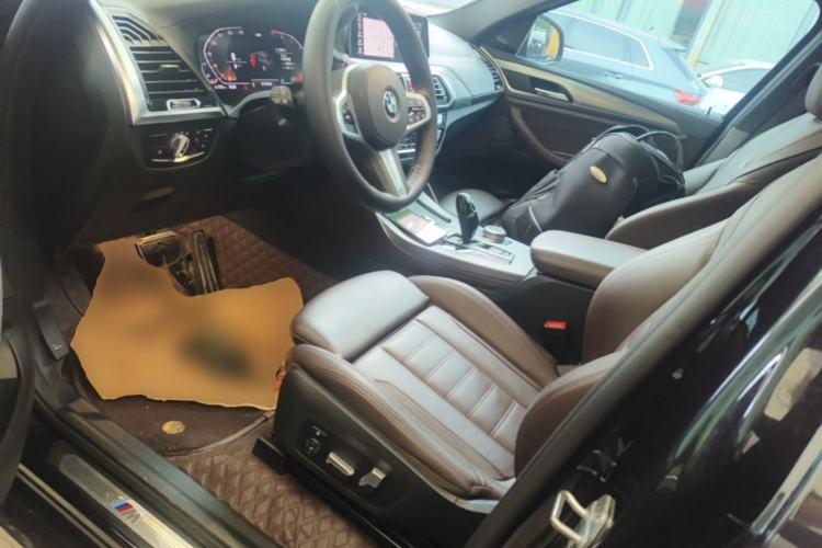 Used BMW X4 2021 xDrive 25i M Sport Night Edition package Left Front Seat