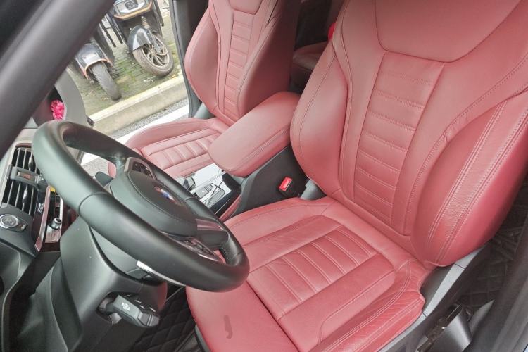 Used BMW X4 2021 xDrive 30i M Sport Night Edition package Left Front Seat