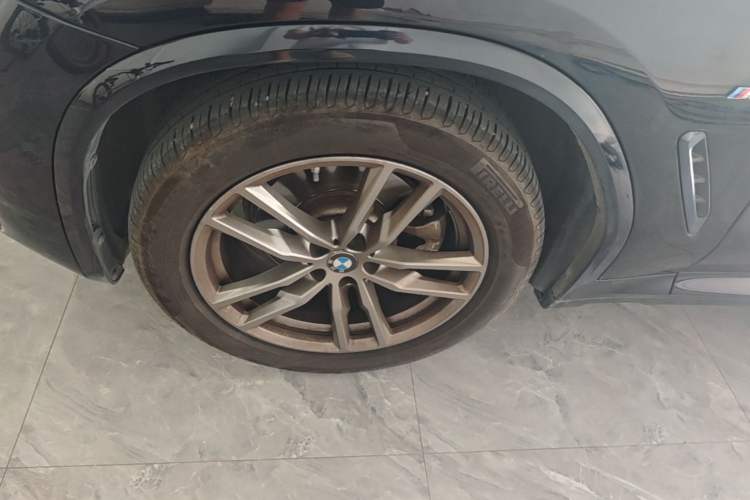 Used BMW X4 2021 xDrive 25i M Sport Package Left Front Wheel Hub