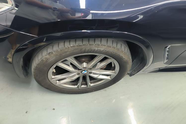 Used BMW X4 2021 Restyled xDrive 25i M Sport Package Left Front Wheel Hub