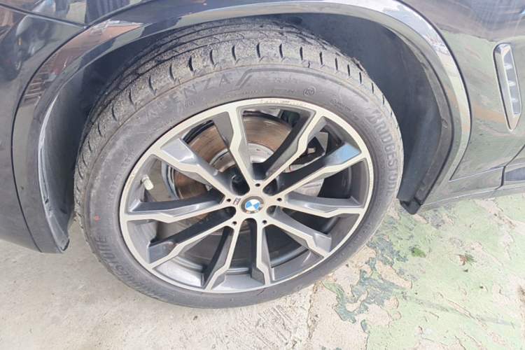 Used BMW X4 2021 xDrive 25i M Sport Package Left Front Wheel Hub