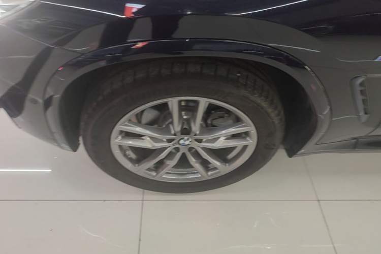 Used BMW X4 2021 Restyled xDrive 25i M Sport Package Left Front Wheel Hub