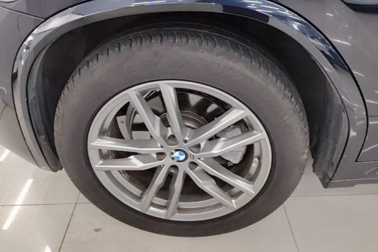Used BMW X4 2021 xDrive 25i M Sport Package Left Front Wheel Hub