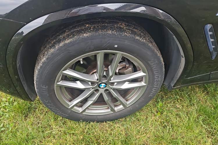 Used BMW X4 2021 Restyled xDrive 25i M Sport Package Left Front Wheel Hub