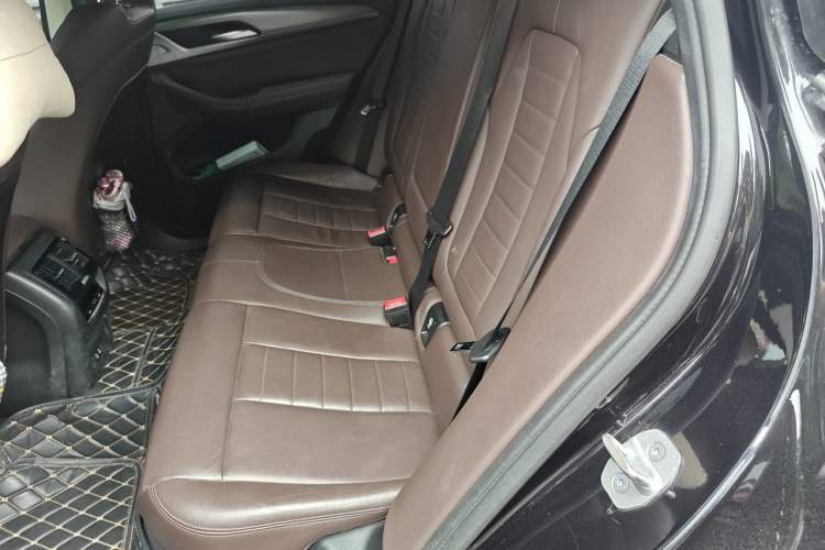 Used BMW X4 2021 xDrive 25i M Sport Package Left Rear Seat