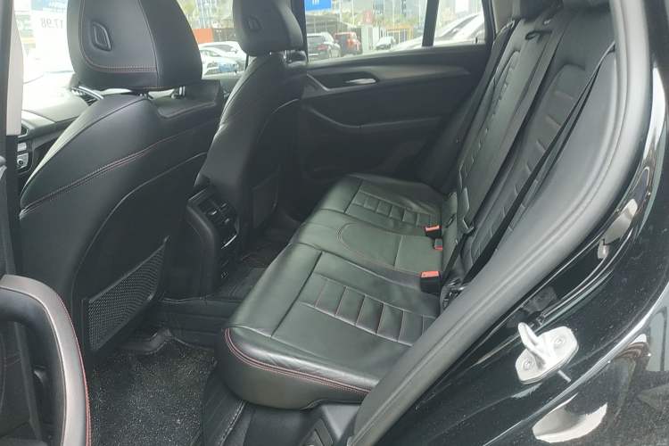 Used BMW X4 2021 xDrive 25i M Sport Package Left Rear Seat