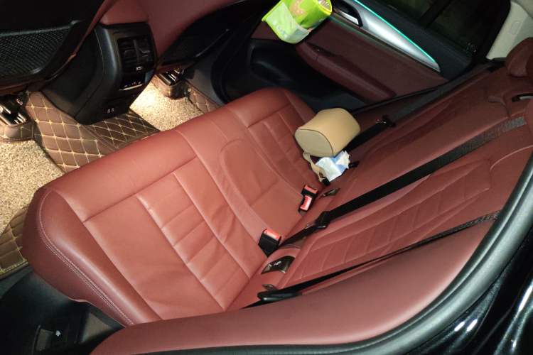 Used BMW X4 2021 xDrive 25i M Sport Package Left Rear Seat