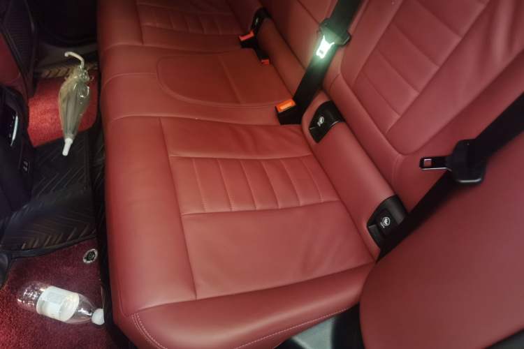 Used BMW X4 2021 xDrive 25i M Sport Night Edition package Left Rear Seat