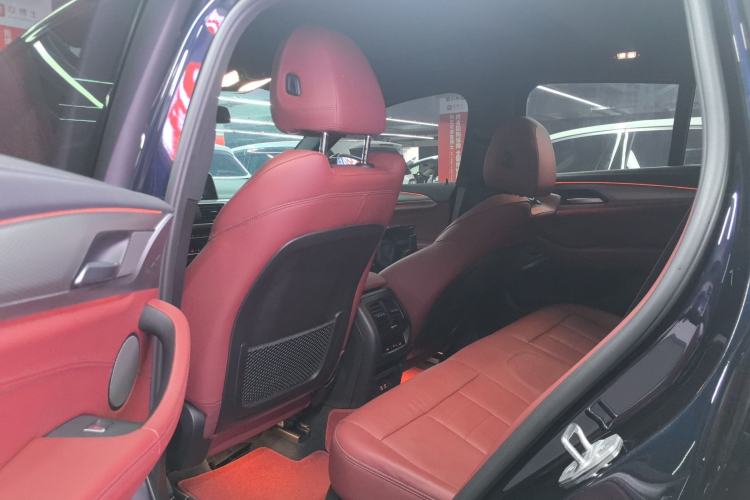 Used BMW X4 2021 xDrive 25i M Sport Night Edition package Left Rear Seat
