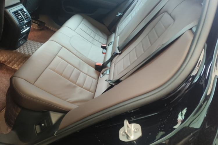 Used BMW X4 2021 xDrive 25i M Sport Night Edition package Left Rear Seat