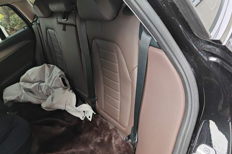 Used BMW X4 2021 xDrive 25i M Sport Package Left Rear Seat