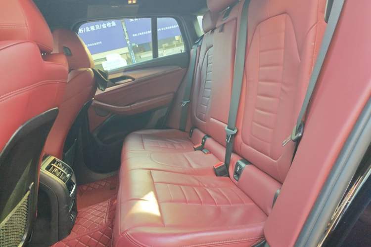 Used BMW X4 2021 xDrive 25i M Sport Night Edition package Left Rear Seat
