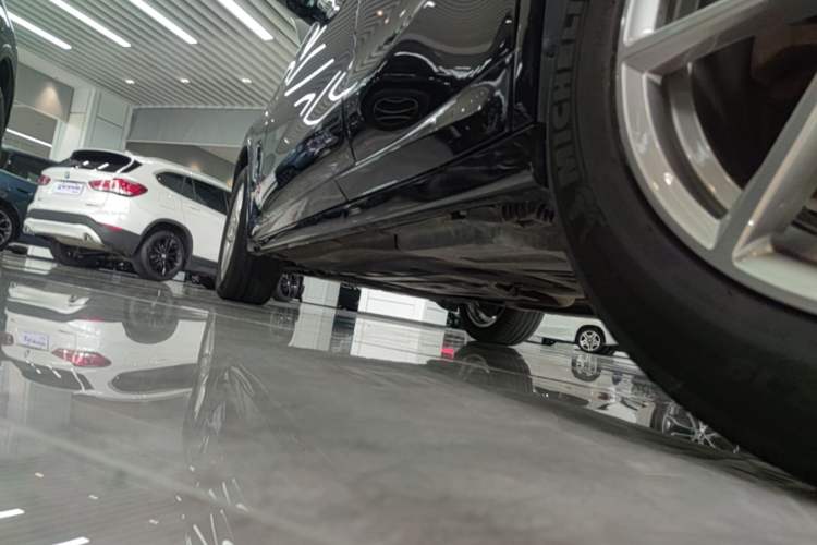 Used BMW X4 2021 xDrive 25i M Sport Package Left Side Sill